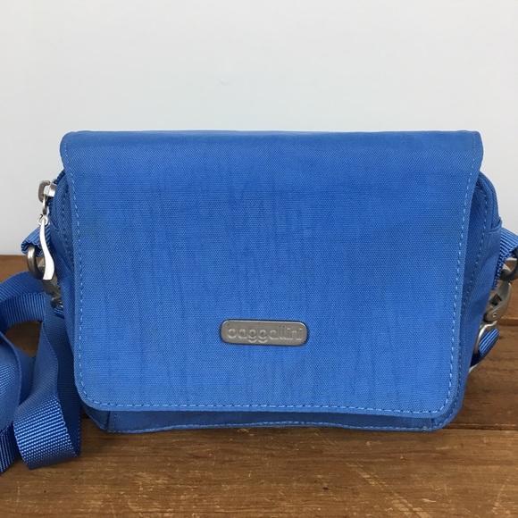 Baggallini Handbags - Baggallini Blue Nylon Water Resistant Crossbody